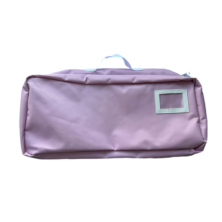 Cén cineál mála taistil atá níos durable?